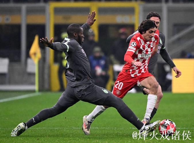 欧冠资格赛:费内巴切5-2大胜费耶诺德,总比分6-4惊险逆转晋级 欧冠资格赛:费内巴切5-2大胜费耶诺德,总比分6-4惊险逆转晋级